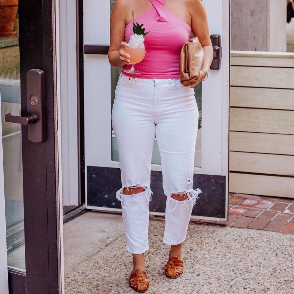 A&F THE ANKLE STRAIGHT HIGH RISE JEANS